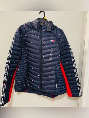 NWT Tommy Hilfiger packable Navy puffer Jacket with hearts 💕
